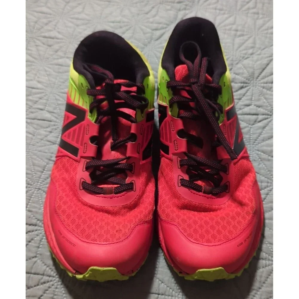 New Balance Men’s MT910v4 Trail Running Sneakers Sz 9.5 Orange Lime Green Vibram